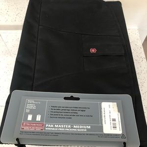 Victorinox Pak Master Medium - travel sleeve.